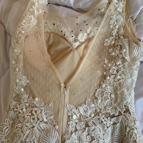 Nude & White Prom Dress size-8 - Picture 4 of 6